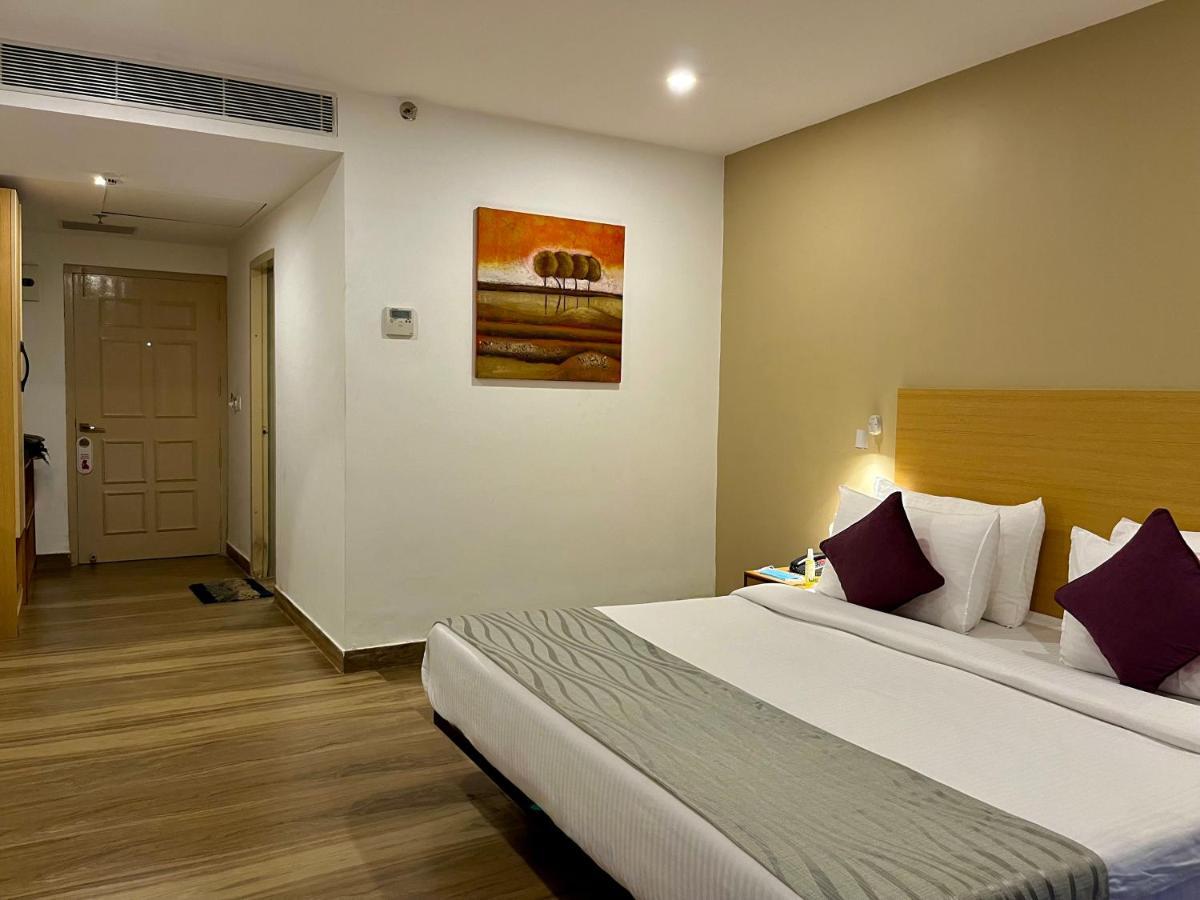 Hotel The Golden Sands Calangute Bagian luar foto