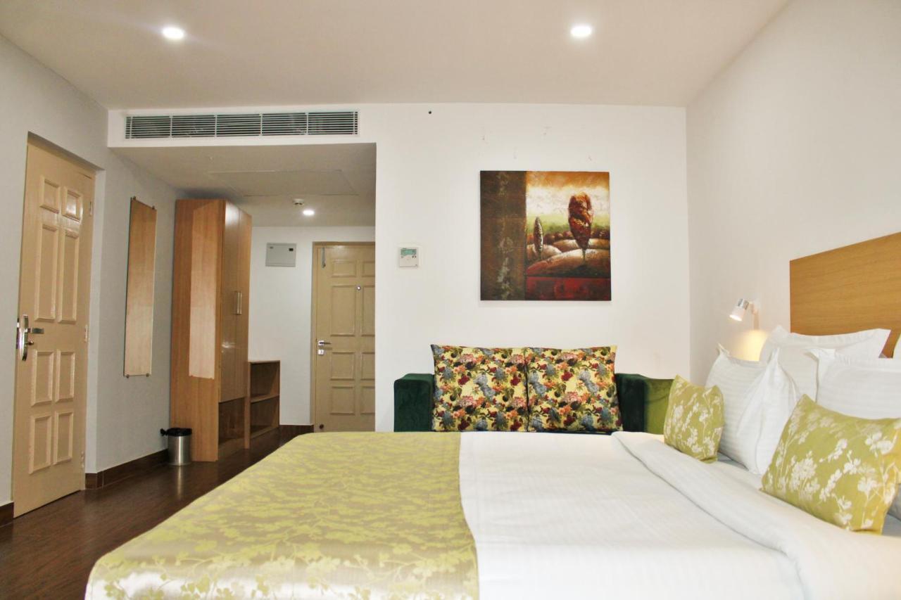 Hotel The Golden Sands Calangute Bagian luar foto